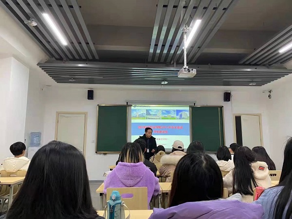 8-2201011Q951326.jpg